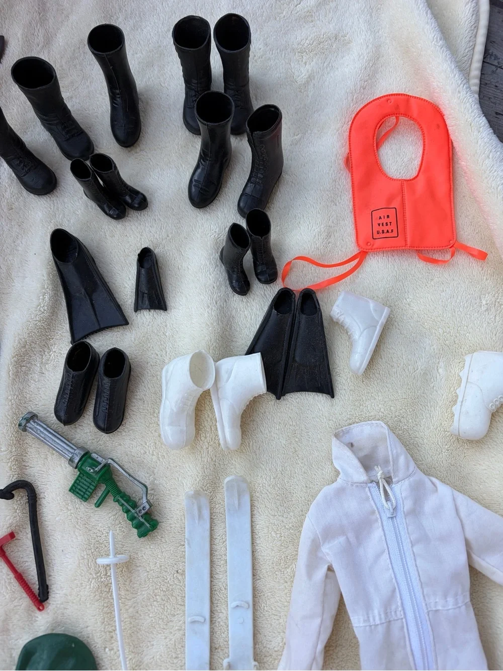 Vintage GI Joe/Placo 6-Figures & Military 75+ Accessories Lot -